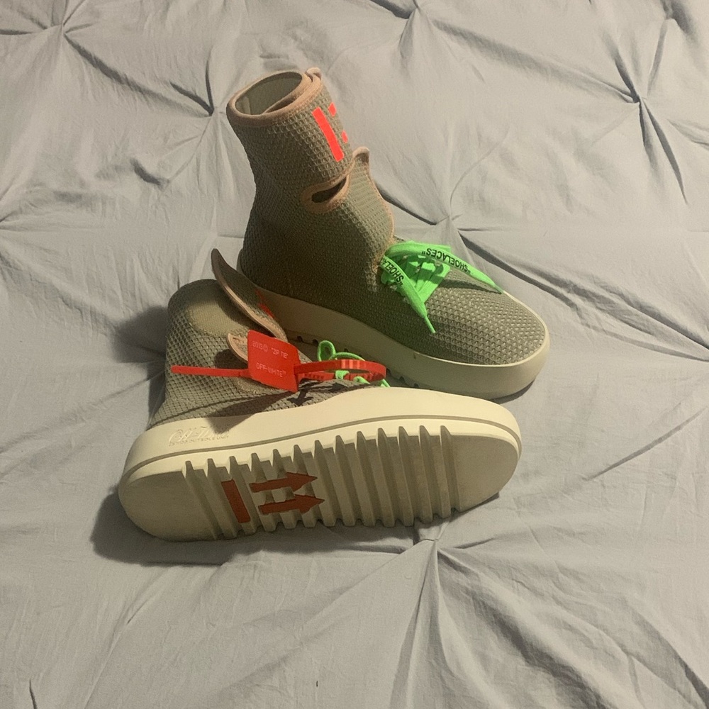Women’s sneakers